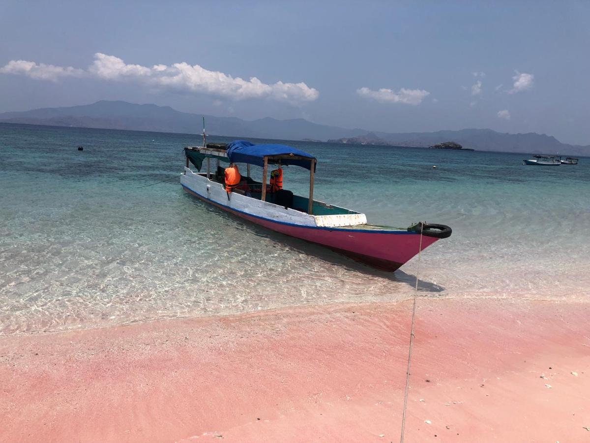 Dua Putri Komodo Homestay Dış mekan fotoğraf