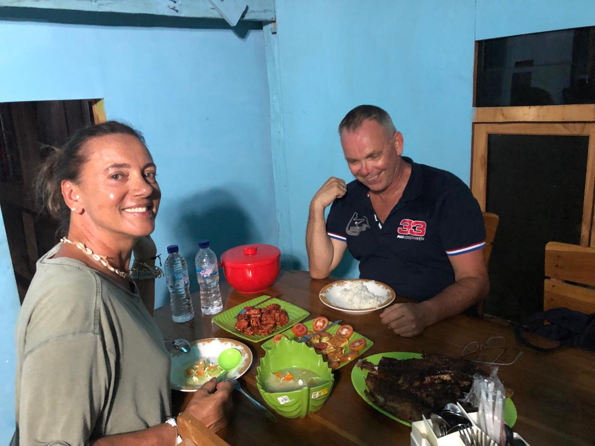 Dua Putri Komodo Homestay Dış mekan fotoğraf