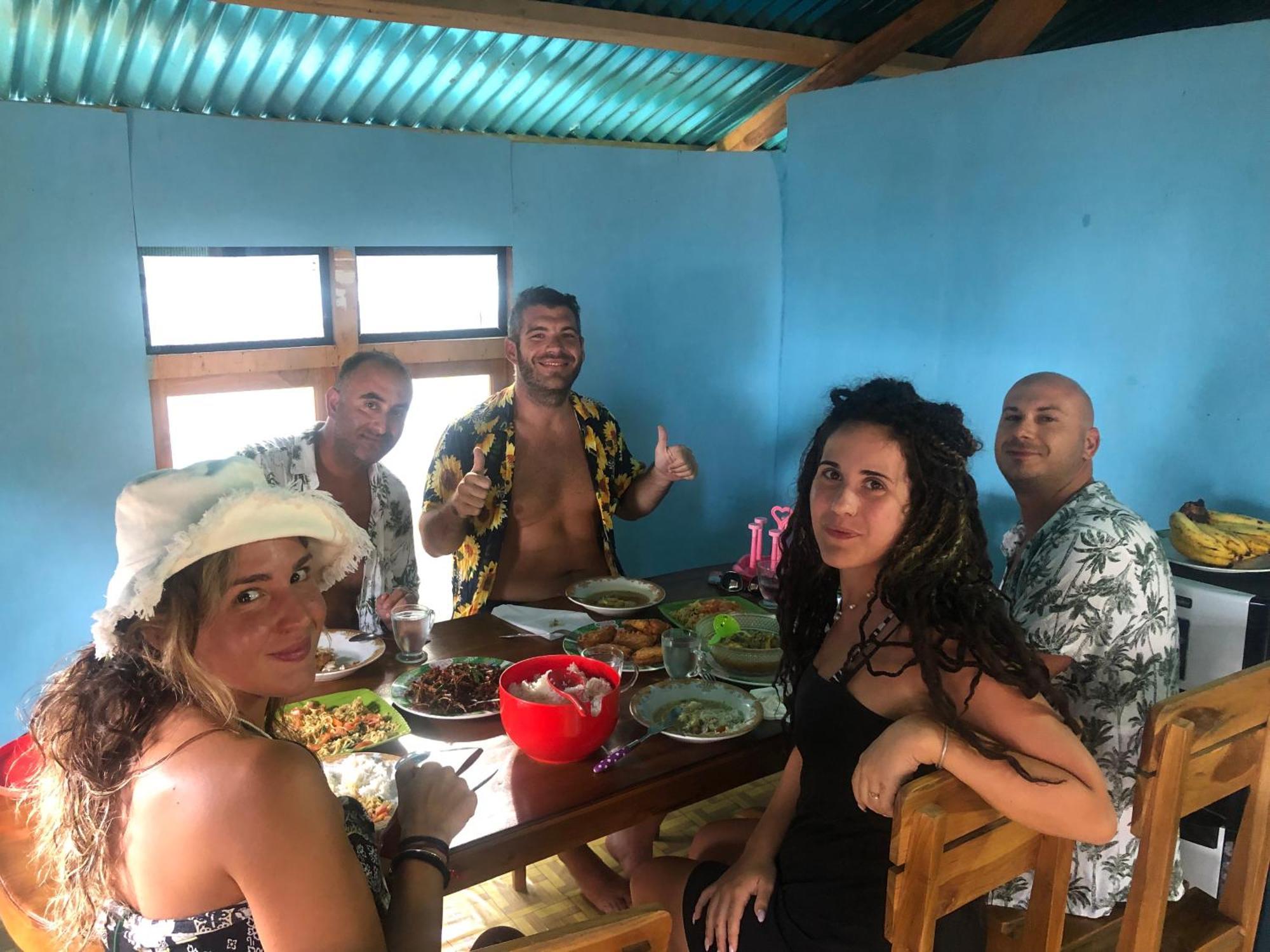 Dua Putri Komodo Homestay Dış mekan fotoğraf