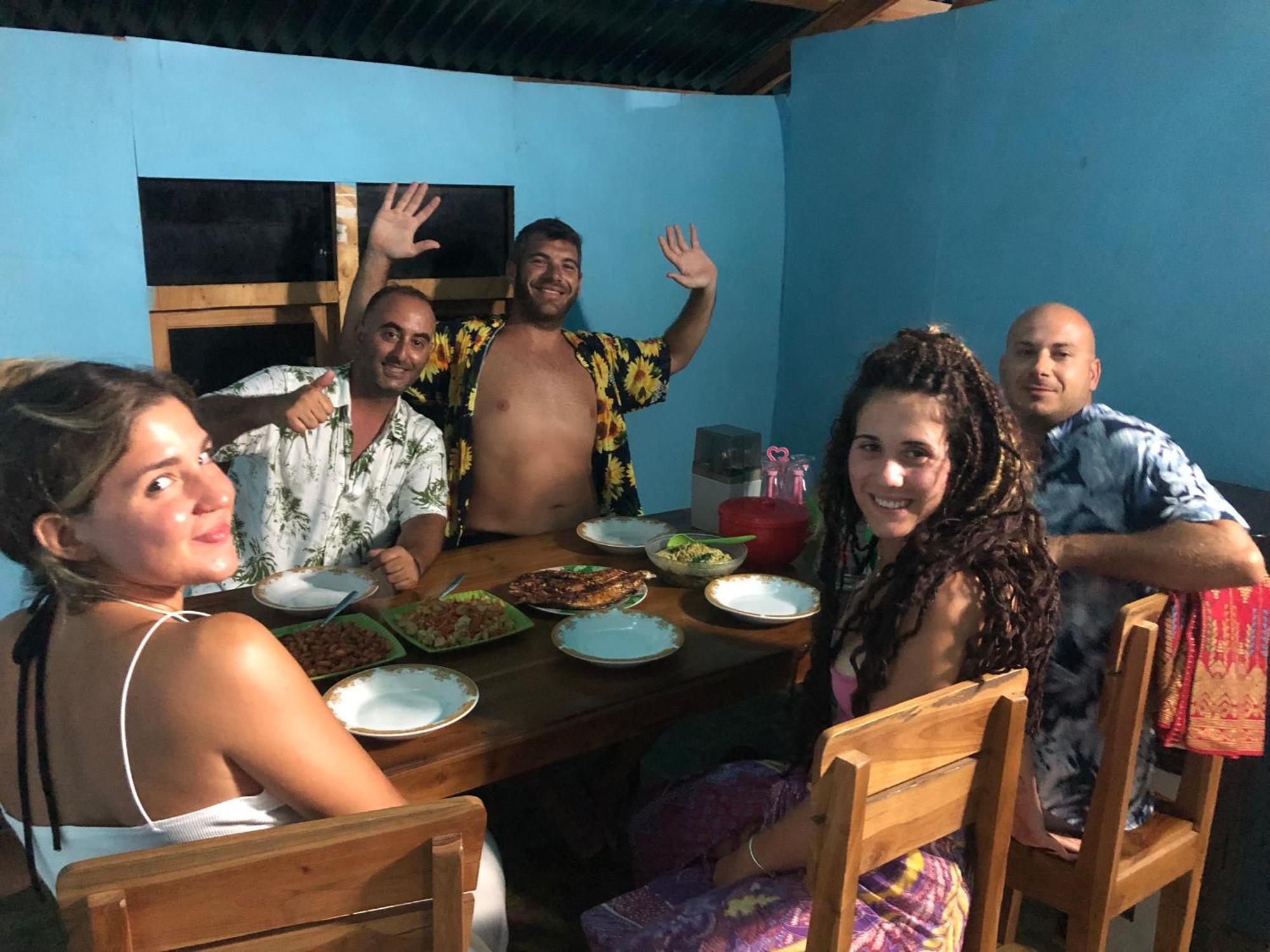 Dua Putri Komodo Homestay Dış mekan fotoğraf