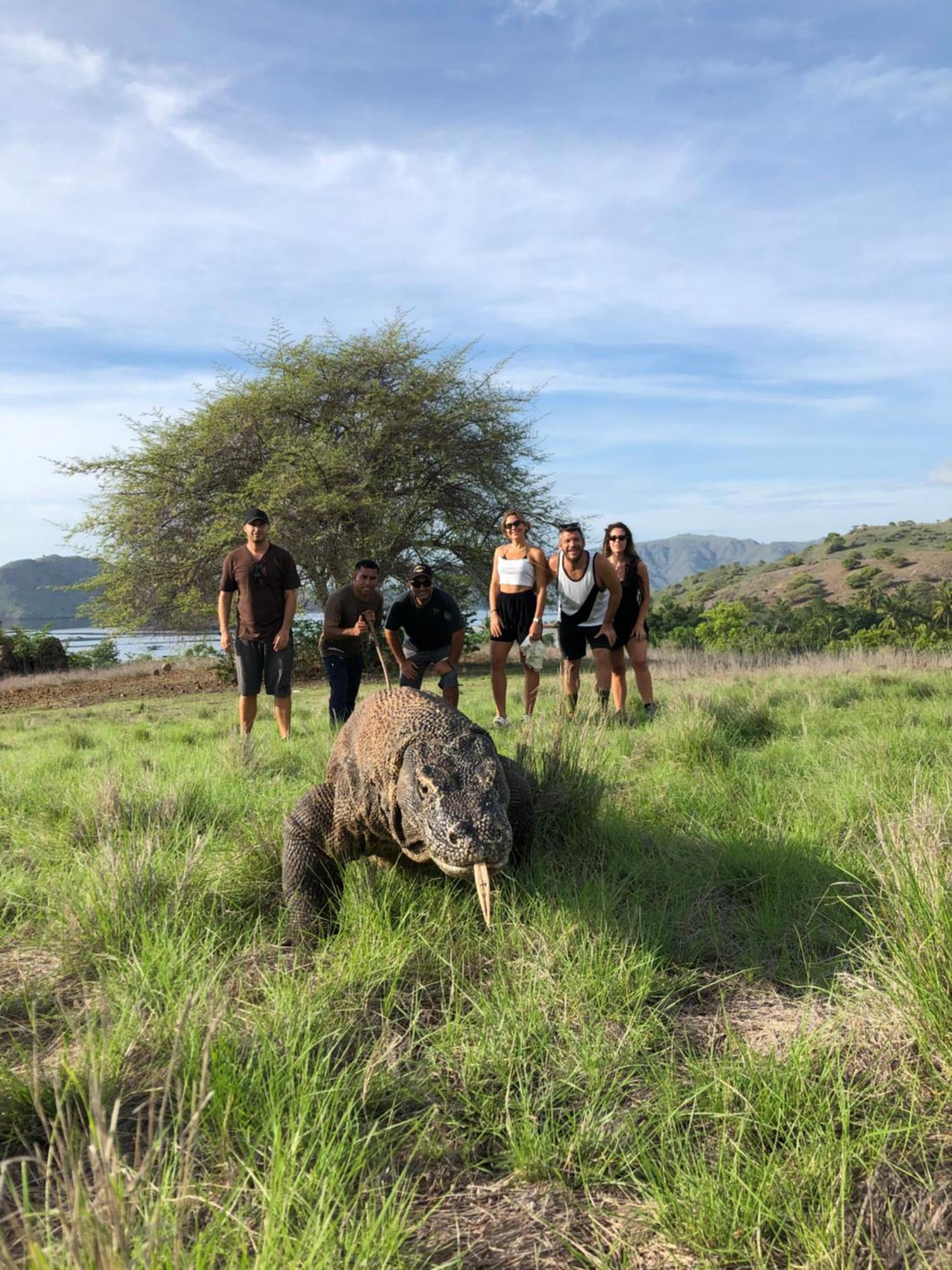 Dua Putri Komodo Homestay Dış mekan fotoğraf