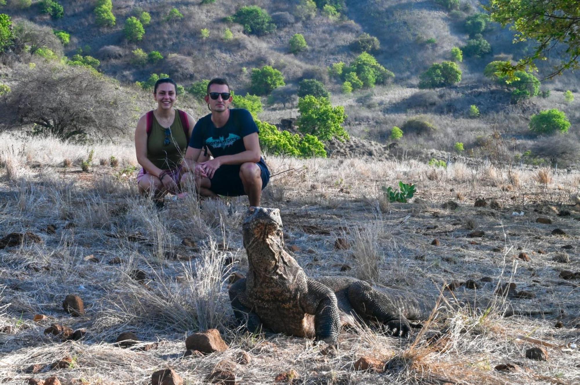 Dua Putri Komodo Homestay Dış mekan fotoğraf
