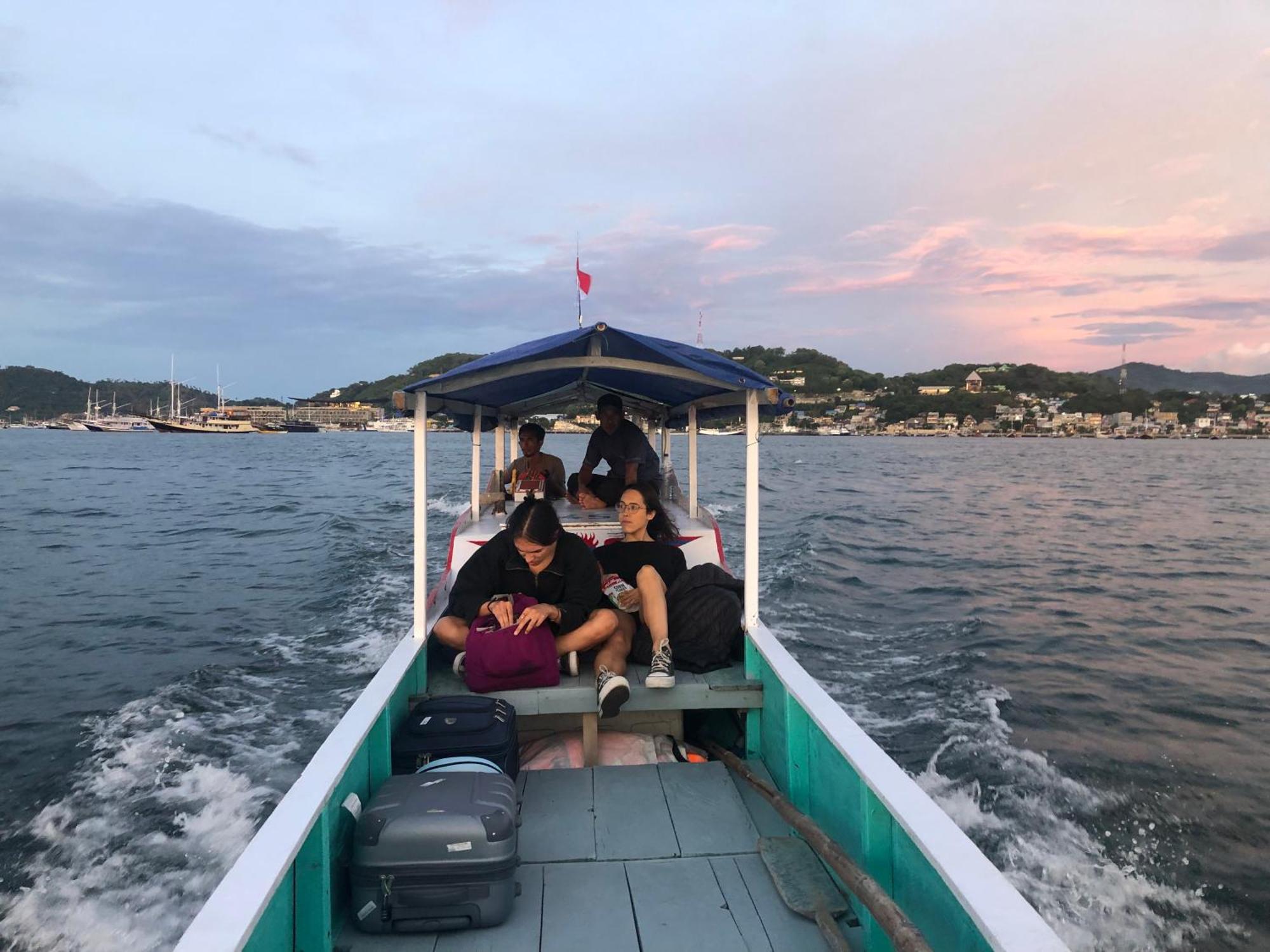 Dua Putri Komodo Homestay Dış mekan fotoğraf