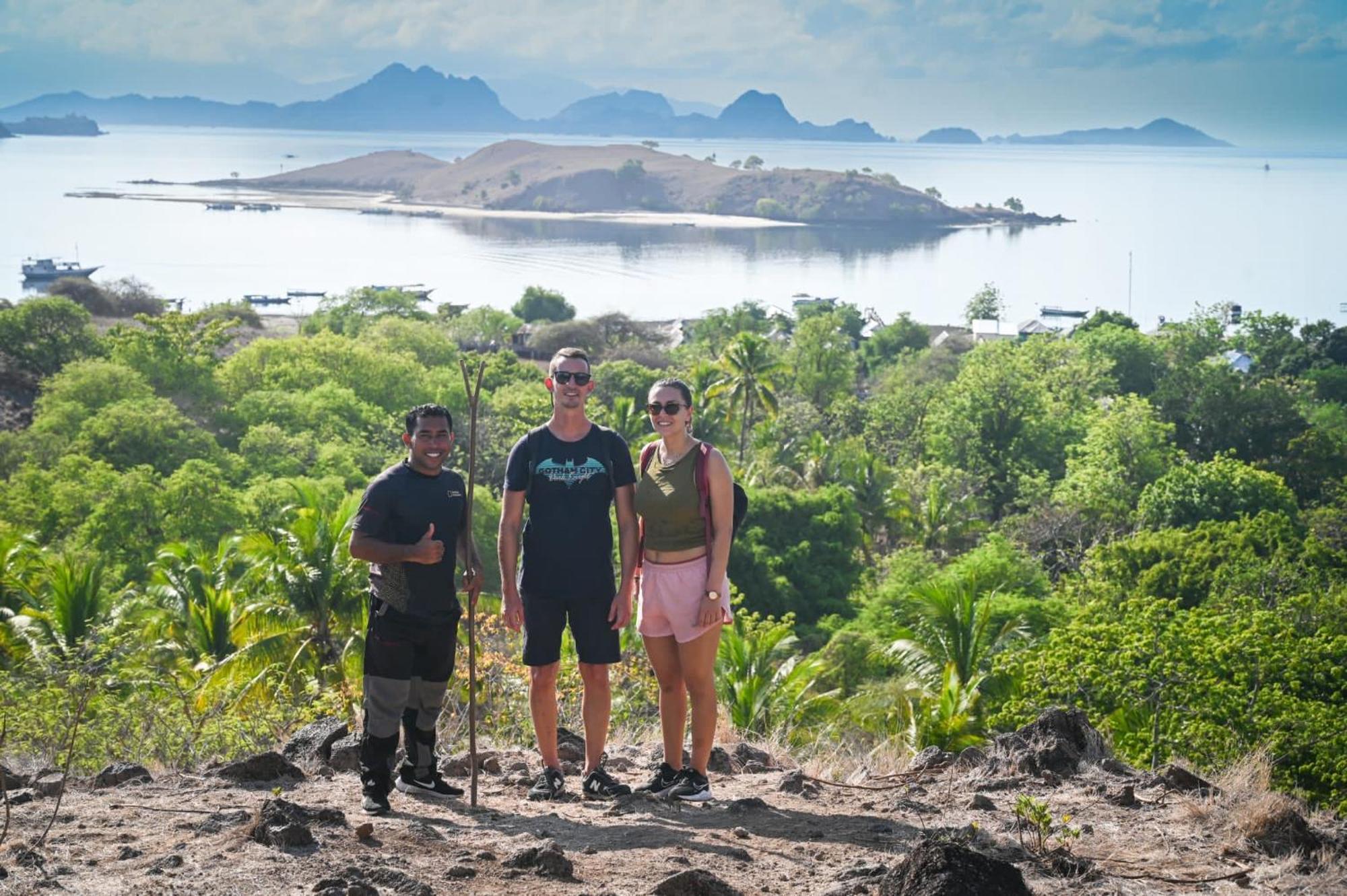 Dua Putri Komodo Homestay Dış mekan fotoğraf