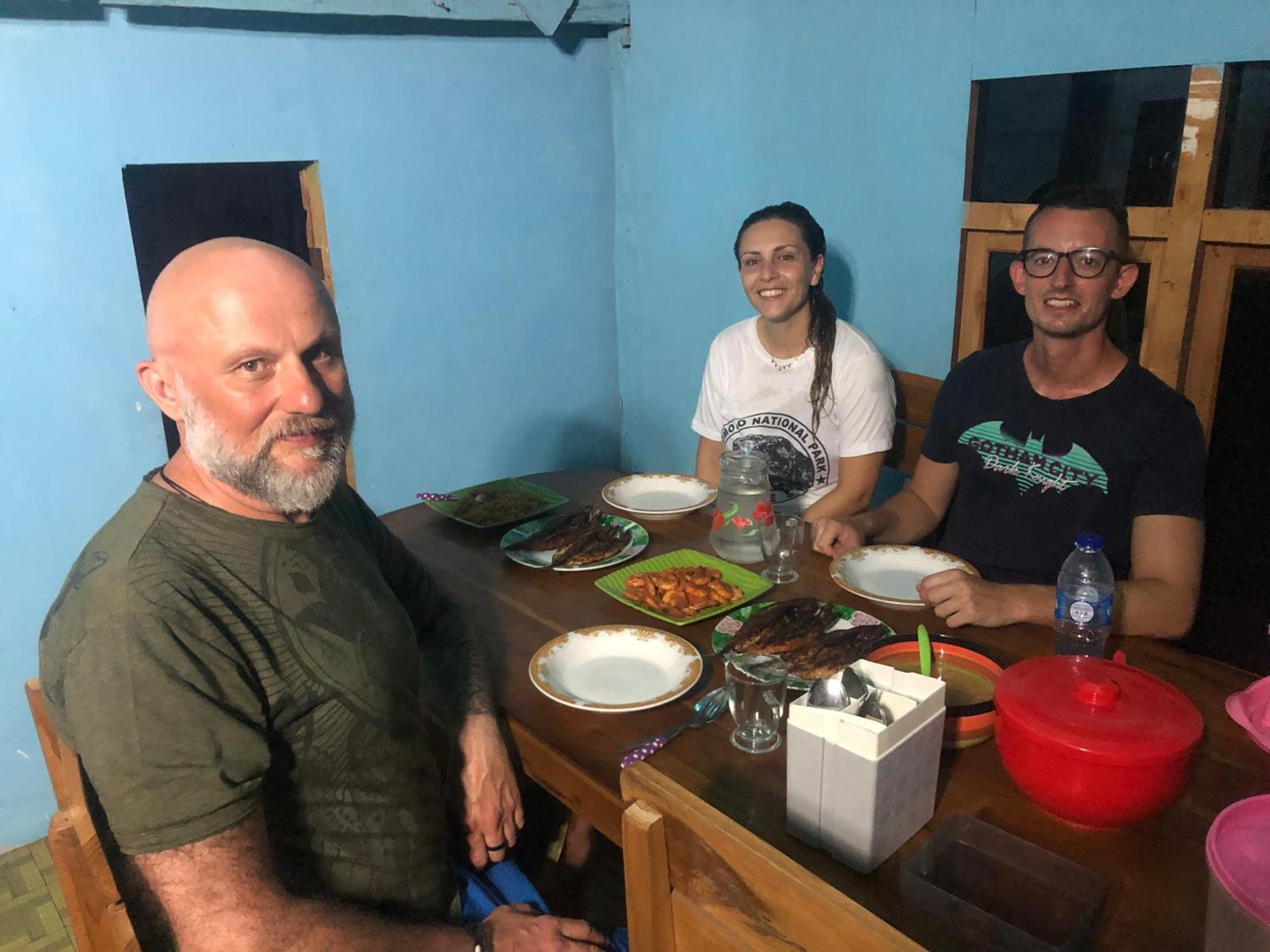 Dua Putri Komodo Homestay Dış mekan fotoğraf
