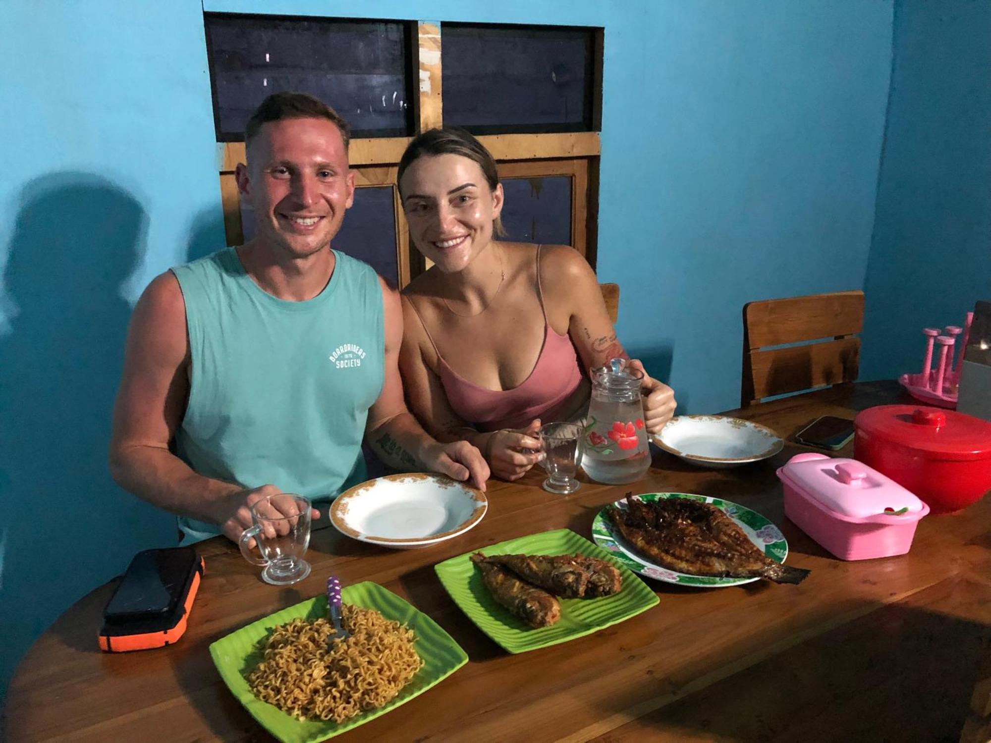 Dua Putri Komodo Homestay Dış mekan fotoğraf