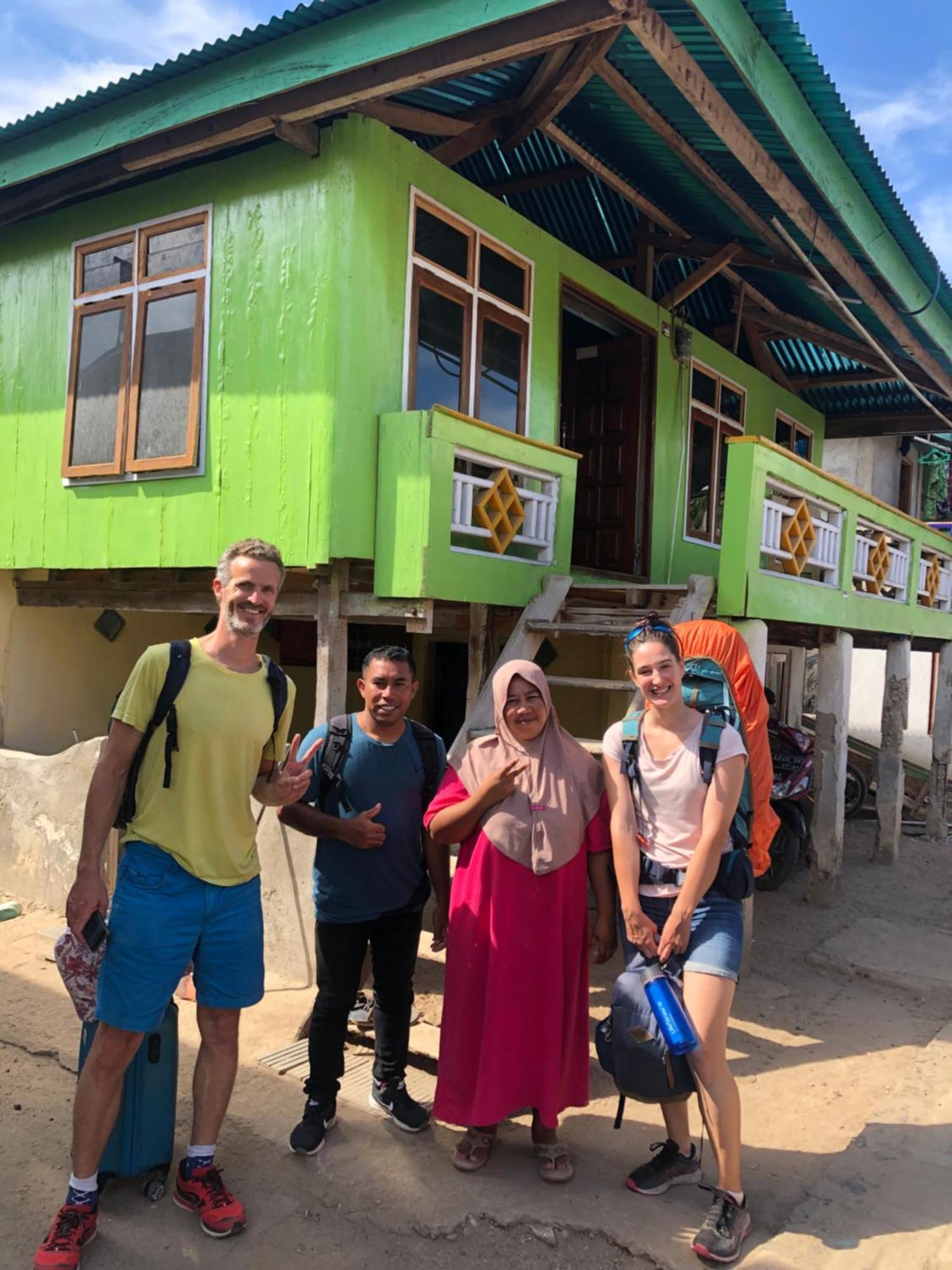 Dua Putri Komodo Homestay Dış mekan fotoğraf