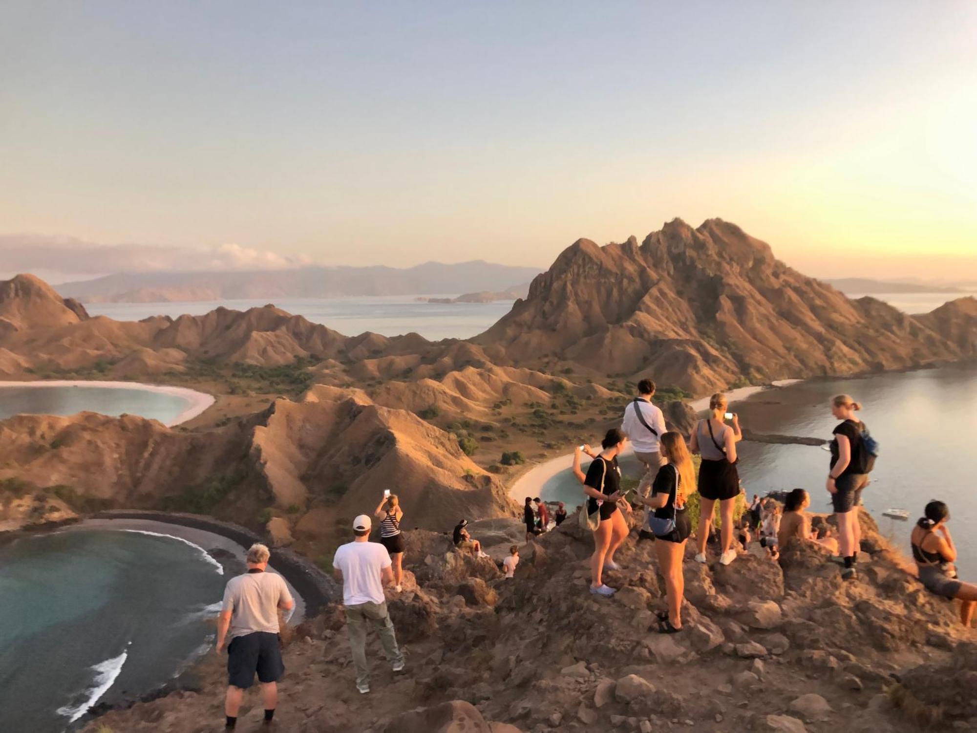 Dua Putri Komodo Homestay Dış mekan fotoğraf