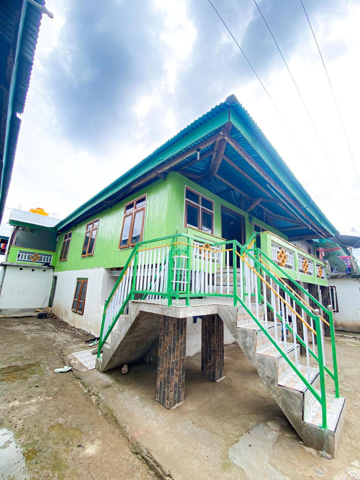 Dua Putri Komodo Homestay Dış mekan fotoğraf